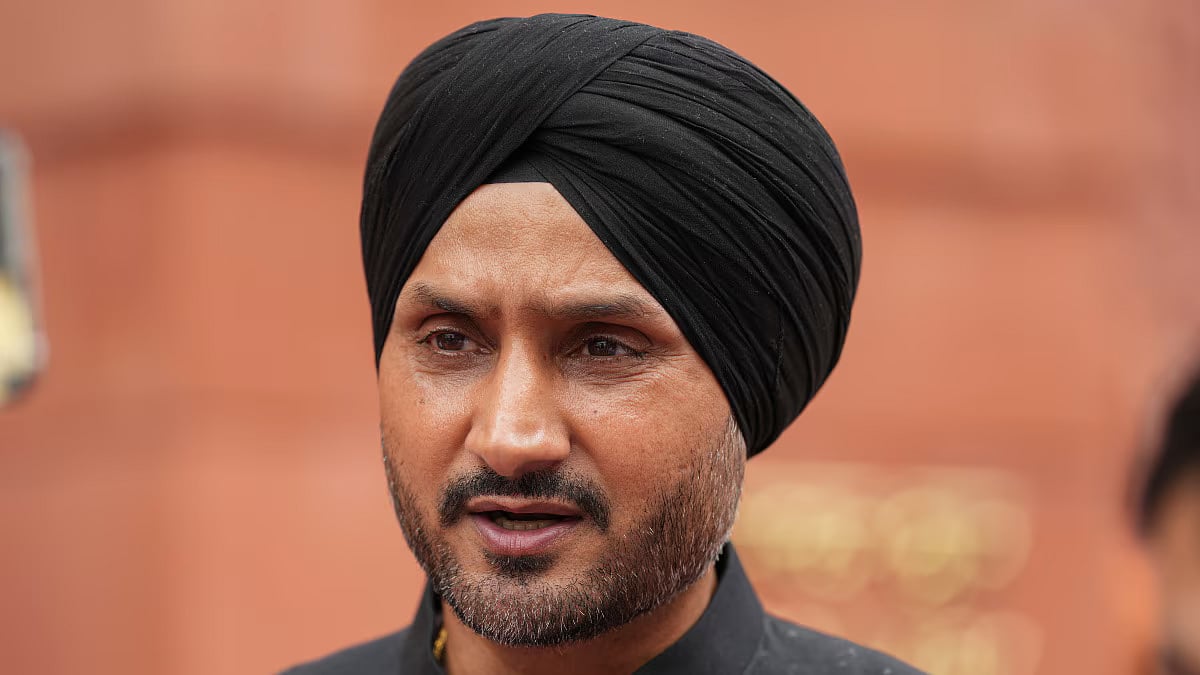 File : Harbhajan Singh Slams Lalit Modi For Release Of IPL 'Slap-gate' Video